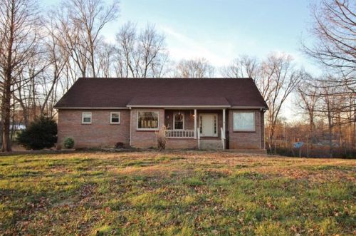 1652 Adswood Rd, Clarksville, TN 37042-6975