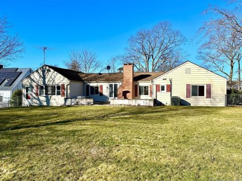 112 Housatonic Dr, Milford CT  06460-5034 exterior