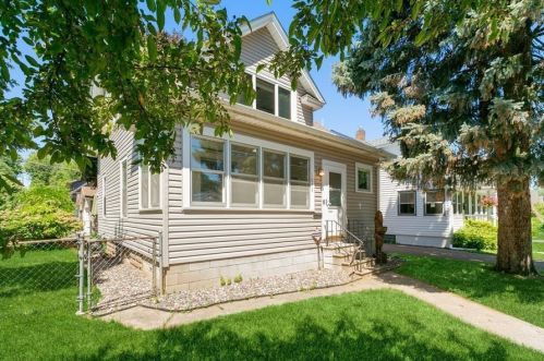 1043 Como Pl, Saint Paul, MN 55103-1320