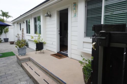 87 Yorktown, Newport Beach, CA 92660-6147