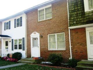 15 Yorktowne Rd, Primrose, PA 17901-1309