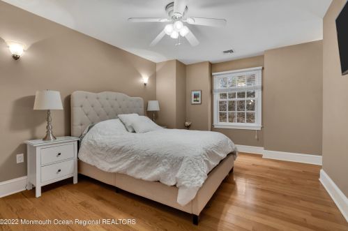 34 Windsor Dr, Little Silver NJ  07739-1311 exterior