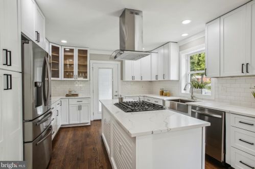 3121 Celadon Ln, Falls Church VA  22044-2610 exterior