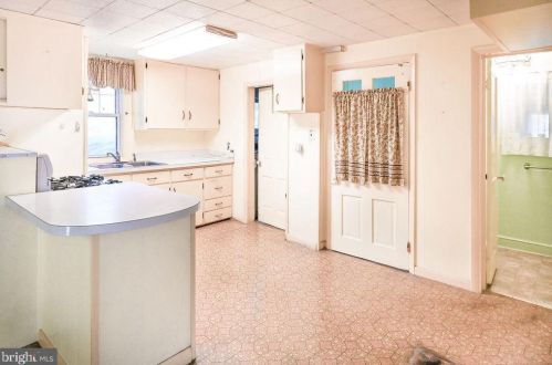 409 4th St, Laurel DE  19956-1505 exterior