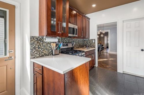 76-38 85th Dr, Jamaica NY  11421-1008 exterior