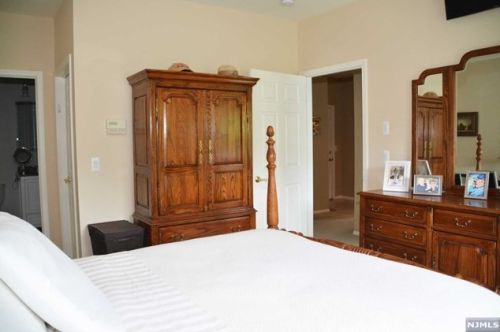 5323 Richmond Rd, West Milford Lakes NJ  07480-1924 exterior