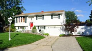 10 Joy Pl, Hauppauge, NY 11779-4508