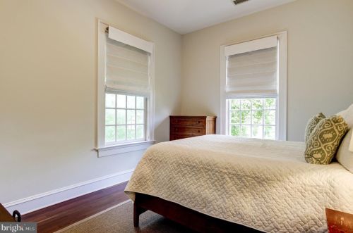 2235 49 St, Washington DC 20007-1057 exterior