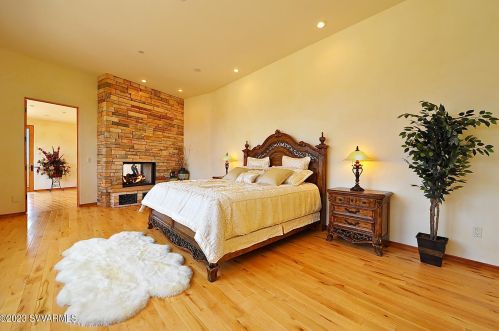 240 Crystal Sky Dr, Sedona AZ 86351-7450 exterior