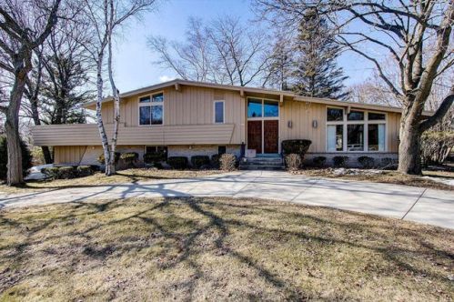 6235 Fisher Ln, Greendale, WI 53129-2127