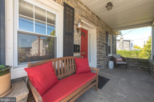 18 Highland Ave, Cynwyd, PA 19004-1812