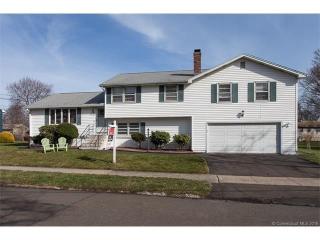 67 Hesse Rd, New Haven, CT 06517-2216