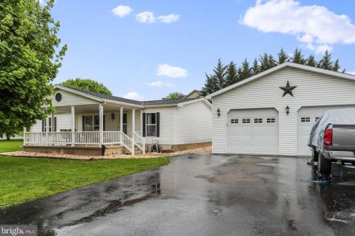 1439 Mainsville Rd, Lees Cross Roads PA  17257-9274 exterior