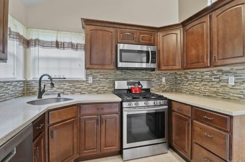 7 Woodfield Dr, Washingtonville NY  10992-1149 exterior