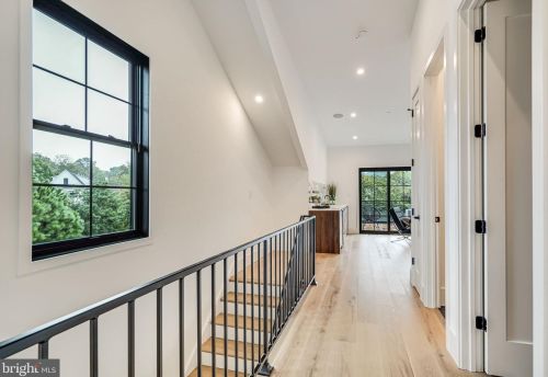 4915 Western Ave, Washington DC  20016-4319 exterior