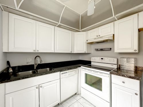 628 Saxony, Delray Beach FL  33446-1056 exterior