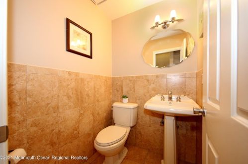 3402 James Ct, Middletown NJ  07748-3470 exterior