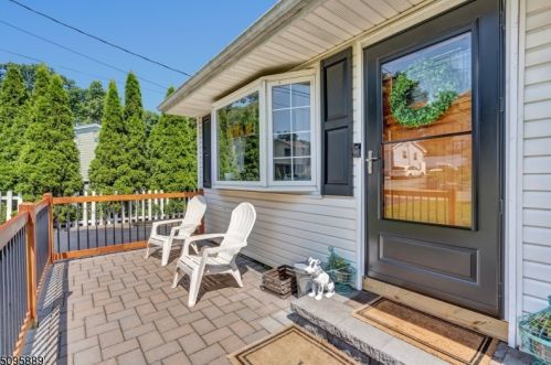 113 Santa Fe Trl, Hopatcong NJ  07843-1247 exterior