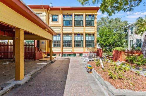 2927 Bernardo De Galvez Ave, Galveston TX 77550 exterior