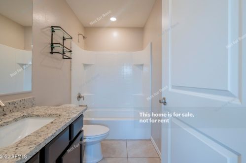 3912 79th Dr, Phoenix AZ  85043 exterior