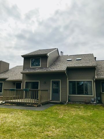 3155 Cedarbush Dr, Canandaigua, NY 14424-1700