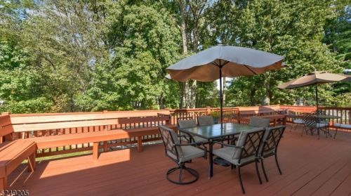 12 Hickory St, Cranford NJ  07016-3045 exterior