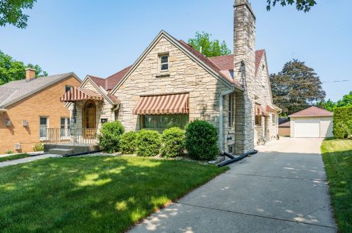 2542 96th St, Milwaukee, WI 53226-1757