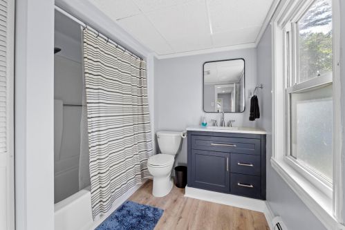 27 Main St, Newton NH  03858-3306 exterior