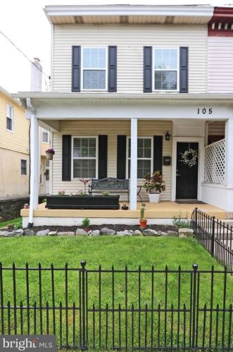 105 Bradford Ave, Downingtown, PA 19335-2808