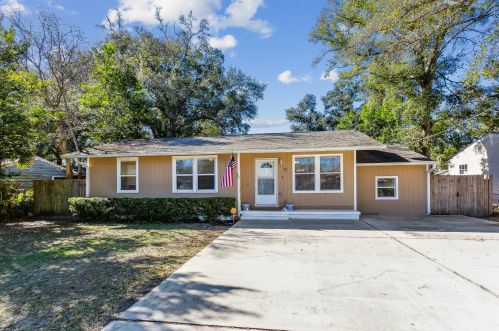 105 Rue Max St, Pensacola, FL 32507-2341