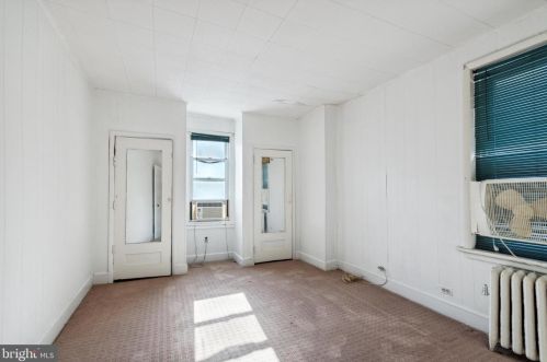 5624 Carpenter St, Philadelphia, PA 19143-2804