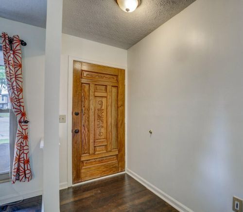 911 Appaloosa Ct, Covington, KY 41017-3725