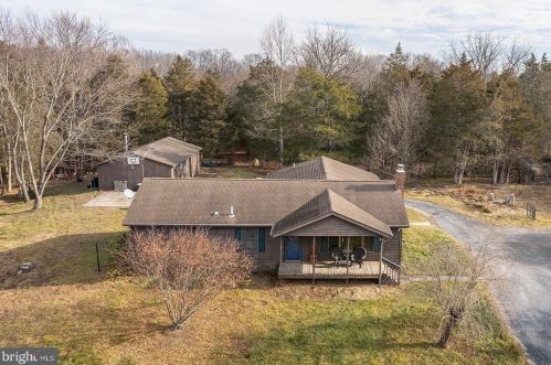 338 Calamus Ln, Strasburg, VA 22657-4730