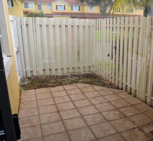 1990 103rd Ter, Hollywood FL  33025-1797 exterior