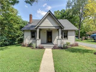 1203 7th St, Nashville, TN 37207-5523