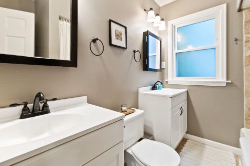 2867 77 St, Milwaukee WI 53222-5016 exterior