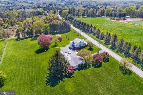 123 Old Kennett Rd, Kennett Sq PA  19348-2631 exterior