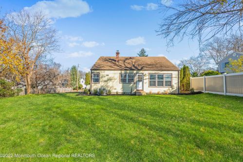 3 Fox Dr, Hazlet NJ  07730-1410 exterior