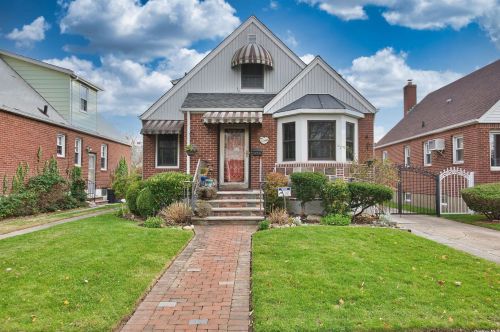 83-31 246th St, Jamaica, NY 11426-1821
