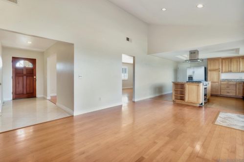 30643 Rolling Hl Dr, Valley Center CA 92082-3350 exterior