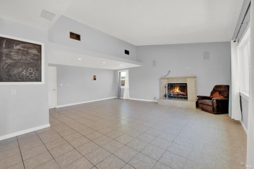 206 Donegal Ct, Vacaville CA  95688-9217 exterior