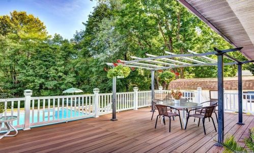 45 Eisenhower Dr, Middletown NY  10940-4543 exterior