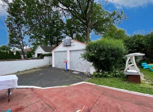 27 Union Ave, Nutley NJ  07110-3325 exterior