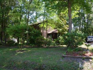 302 Holiday Hills Dr, Wilmington, NC 28409-3516