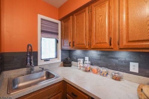 40 Augusta Dr, Annandale NJ  08801-1607 exterior