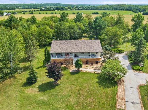 5076 Bluff Court Ln, Sturgeon Bay, WI 54235-8142
