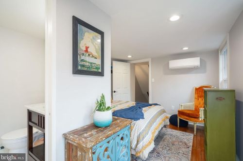 314 Iseminger St, Philadelphia PA  19107-5904 exterior