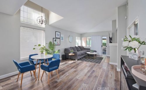 25711 Elliot Ct, Santa Clarita, CA 91381-1262