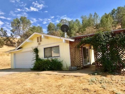23650 Loper Valley Ln, Prather, CA 93651-9624