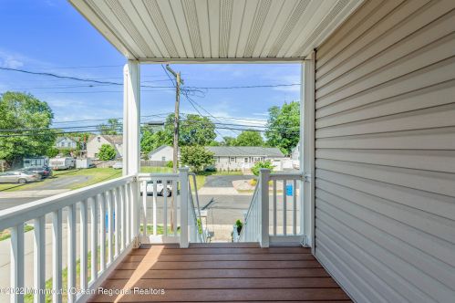 204 Hudson Ave, Middletown NJ  07748-5531 exterior
